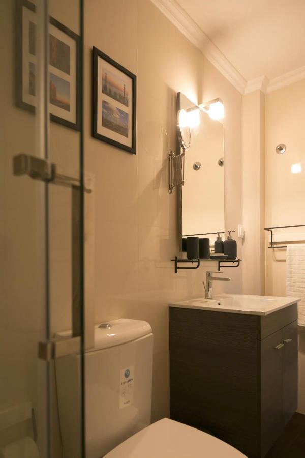 Central Mezzanine Studio Apartment Lisbon Exterior photo