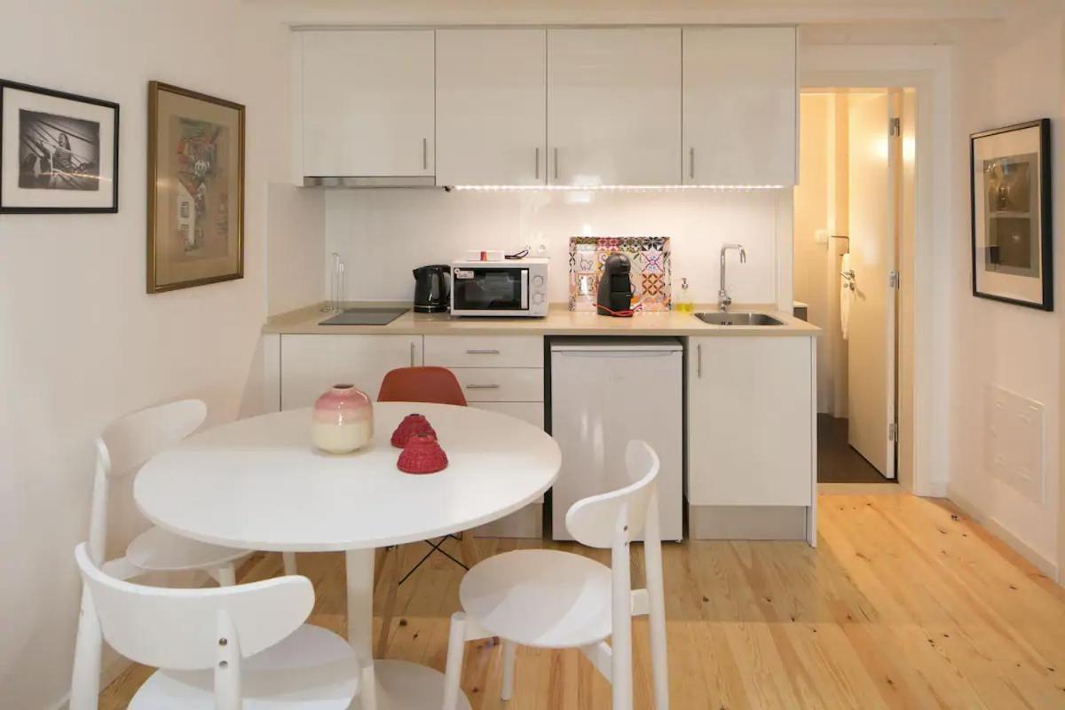Central Mezzanine Studio Apartment Lisbon Exterior photo